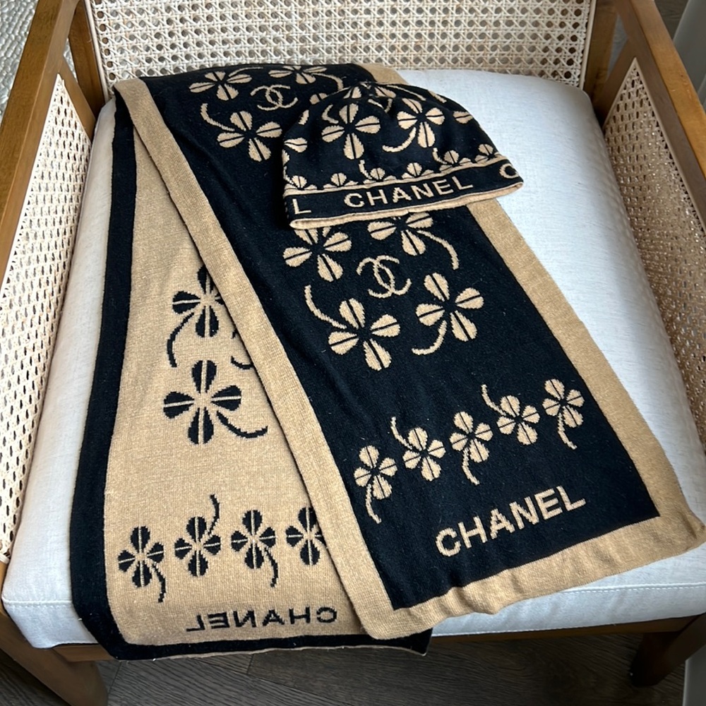 Chanel logo scarf and hat set | Authenticity unknown